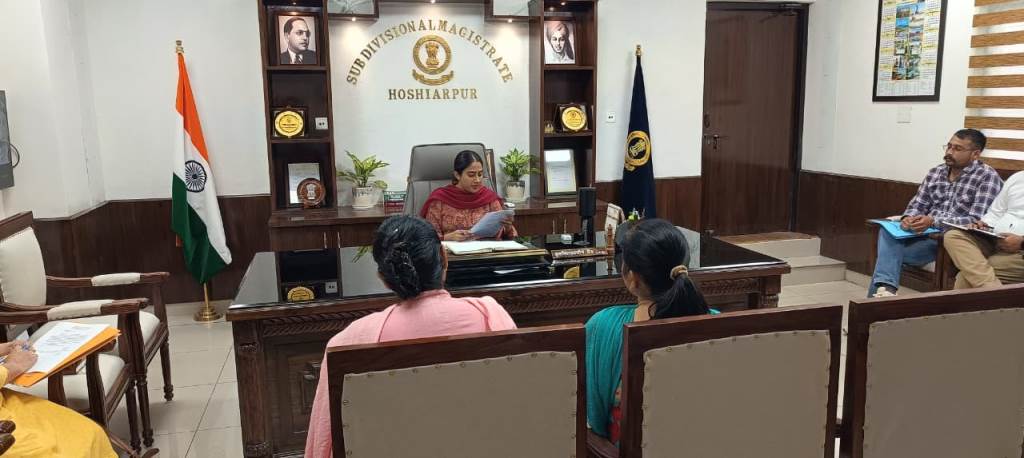 SDM Hoshiarpur gave strict instructions to stop stubble burning